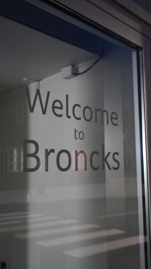 Broncks Apartment 2 - Modern 2-Bedroom In The Heart Of Tórshavn Екстериор снимка